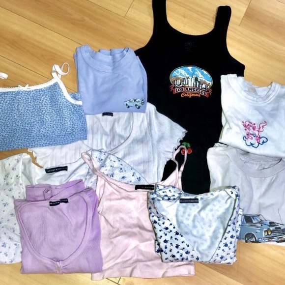 Meet your Posher, Kaitlin - Picture 3 of 11